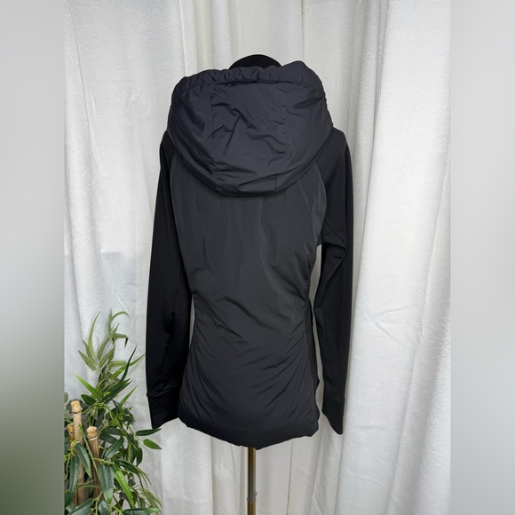 Athleta Women’s Black Inlet Jacket Sz Medium - Picture 8 of 13
